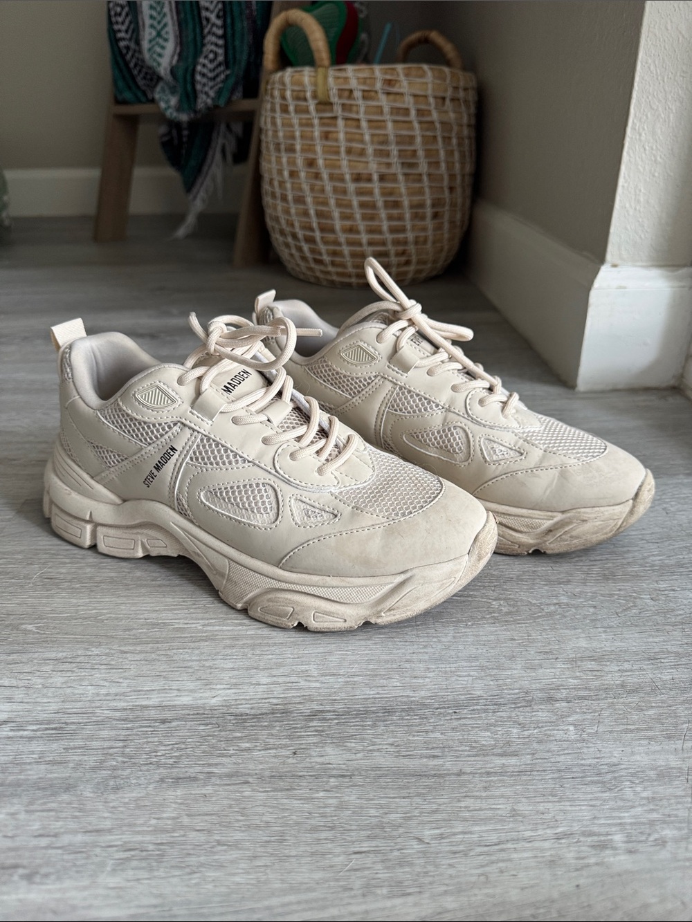 Steve Madden Sneakers